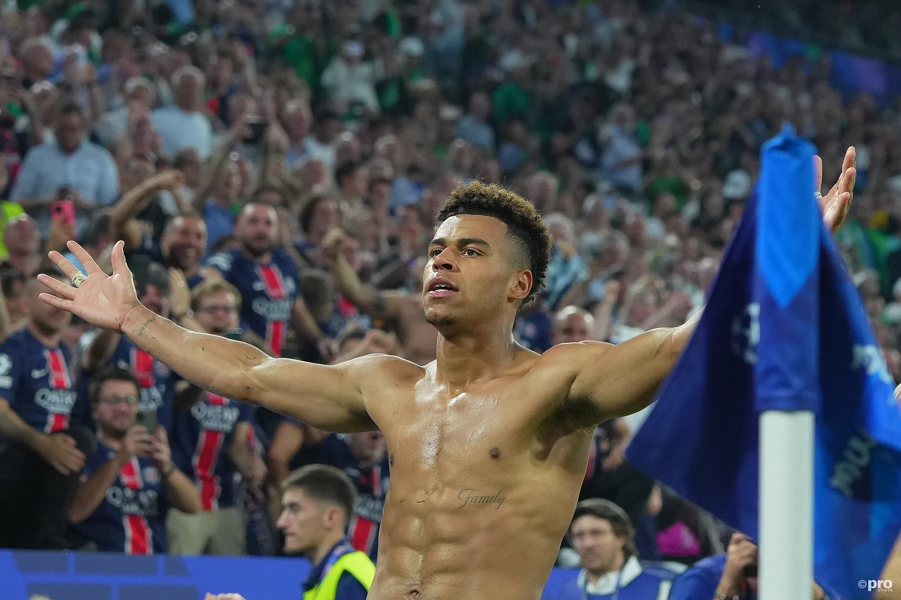 Paris Saint-Germain-aanvaller Doué in bijzonder rijtje met Kluivert