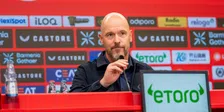 Thumbnail for article: 'Ten Hag klopt aan bij Slot en wil Liverpool-speler betrekken in Wirtz-transfer'