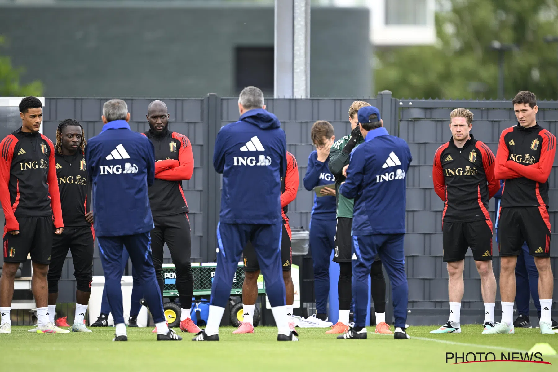 Vermoedelijke XI Rode Duivels tegen Wales, Theate vervangt Faes