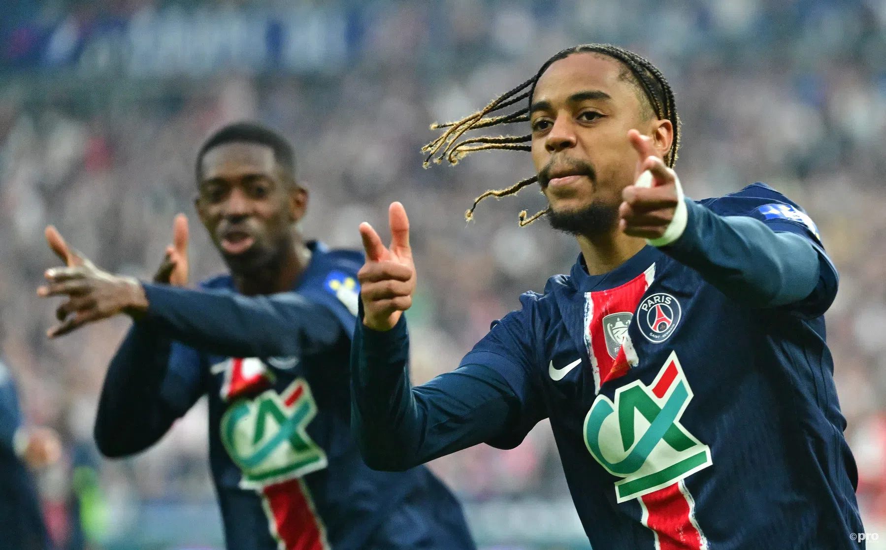 'Bayern ziet Barcola en Williams als toptargets'
