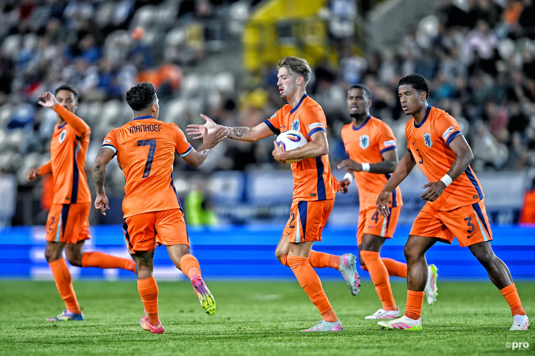 Lof voor Jong Oranje-verschilmaker Valente: 'Duurder voor Feyenoord'