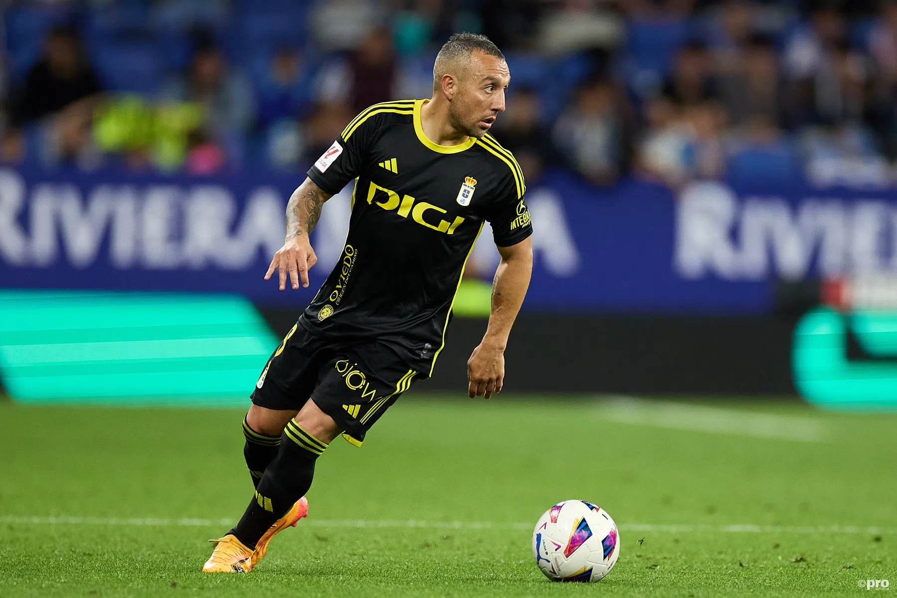 Santi Cazorla (40) helpt Real Oviedo naar de finale van de play-offs om promotie