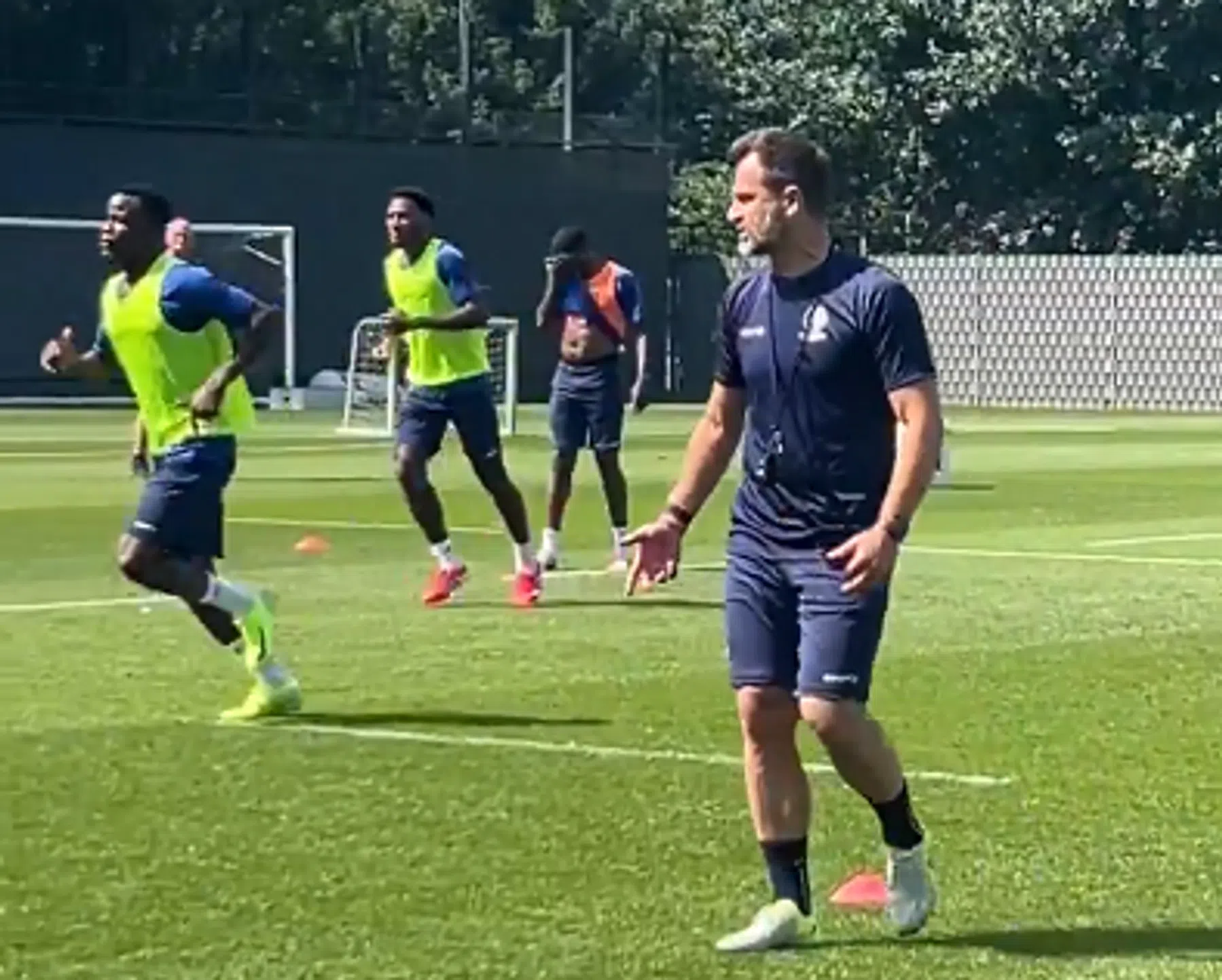 Eerste beelden van Leko op Gentse training