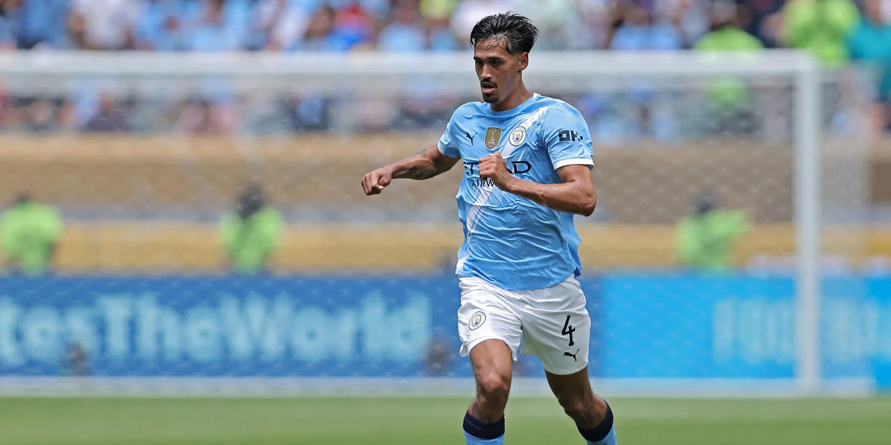 Pep Guardiola direct enthousiast over Tijani Reijnders bij City-debuut