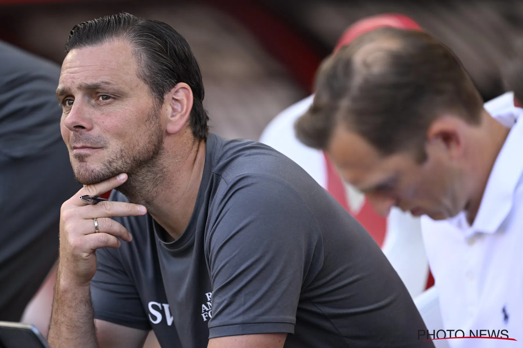 Witte rook bij Antwerp? ‘Bedoeling hoofdtrainer Stef Wils te presenteren’ 