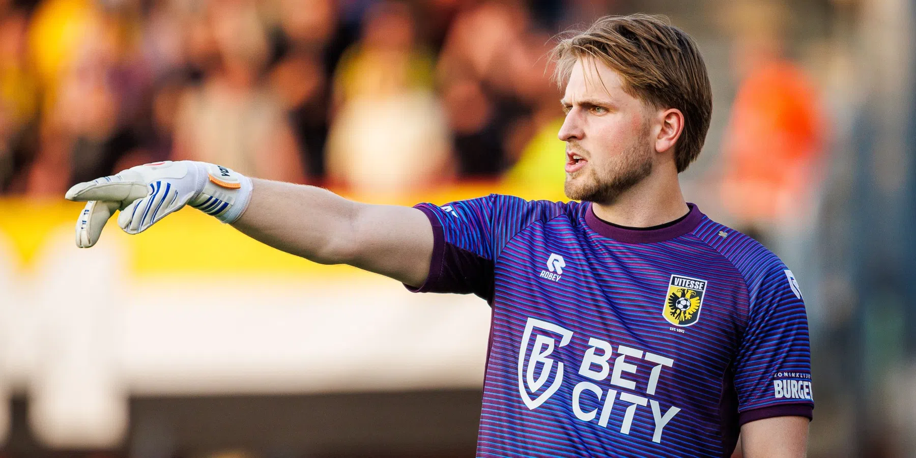 Mikki van Sas begeerd door Wycombe Wanderers