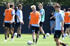 Thumbnail for article: Club Brugge moet niet vrezen voor vertrek van revelatie: 'Hij wil bevestigen bij Blauw-Zwart'