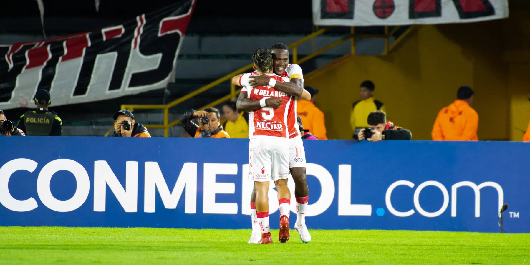 Bizar heldenverhaal: geblesseerde Rodallega (39) beslist Colombiaanse titelstrijd