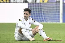 Thumbnail for article: Antwerp-fans hekelen eigen ploeg op X na vertrek Bataille: 'Degoutant, een derdeklasser'