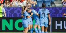 Thumbnail for article: Oranjevrouwen openen EK met overtuigende zege, prachtige mijlpaal Miedema