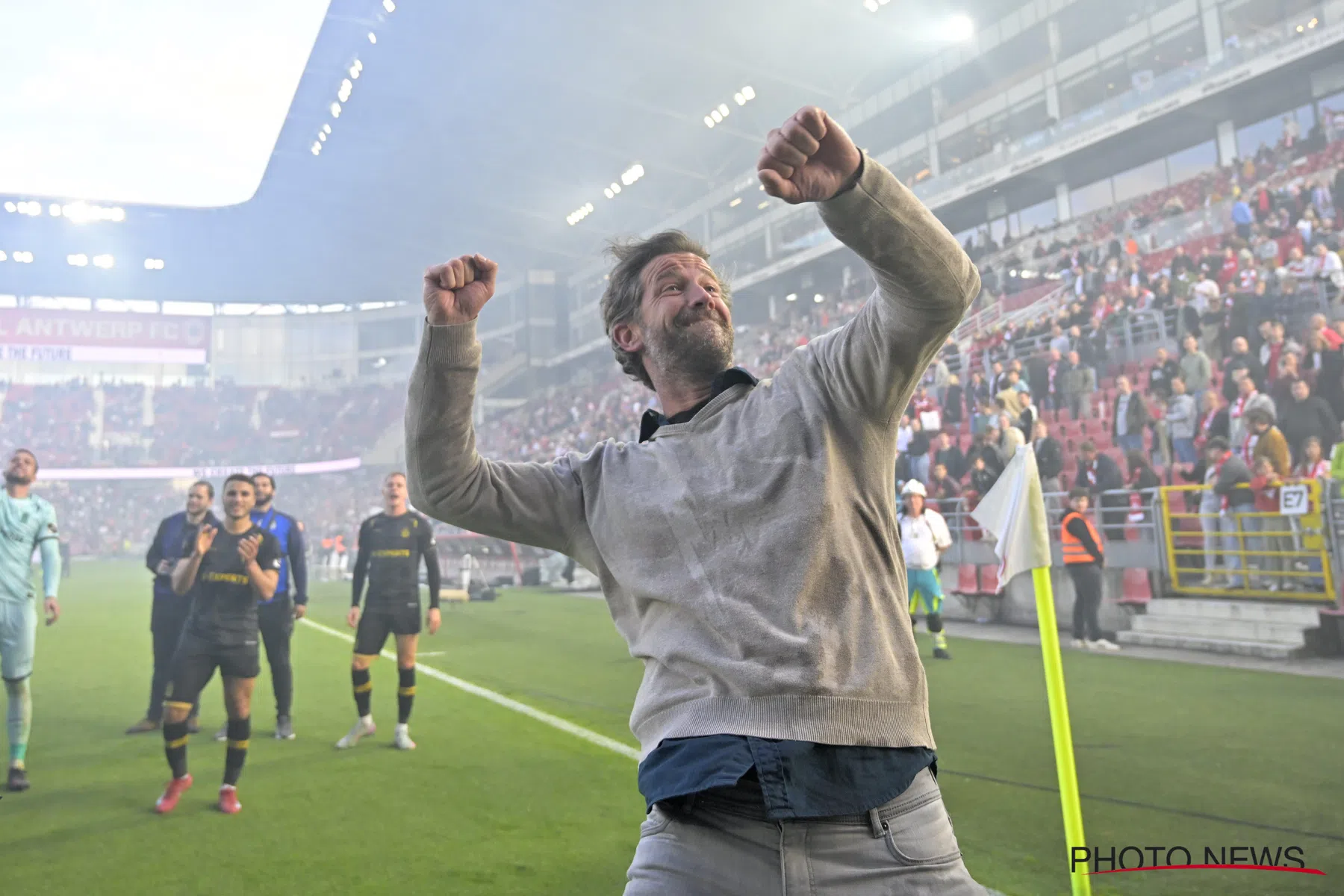 Rik De Mil over “opvallende” verlenging bij Charleroi: “De langstzittende in 1A”