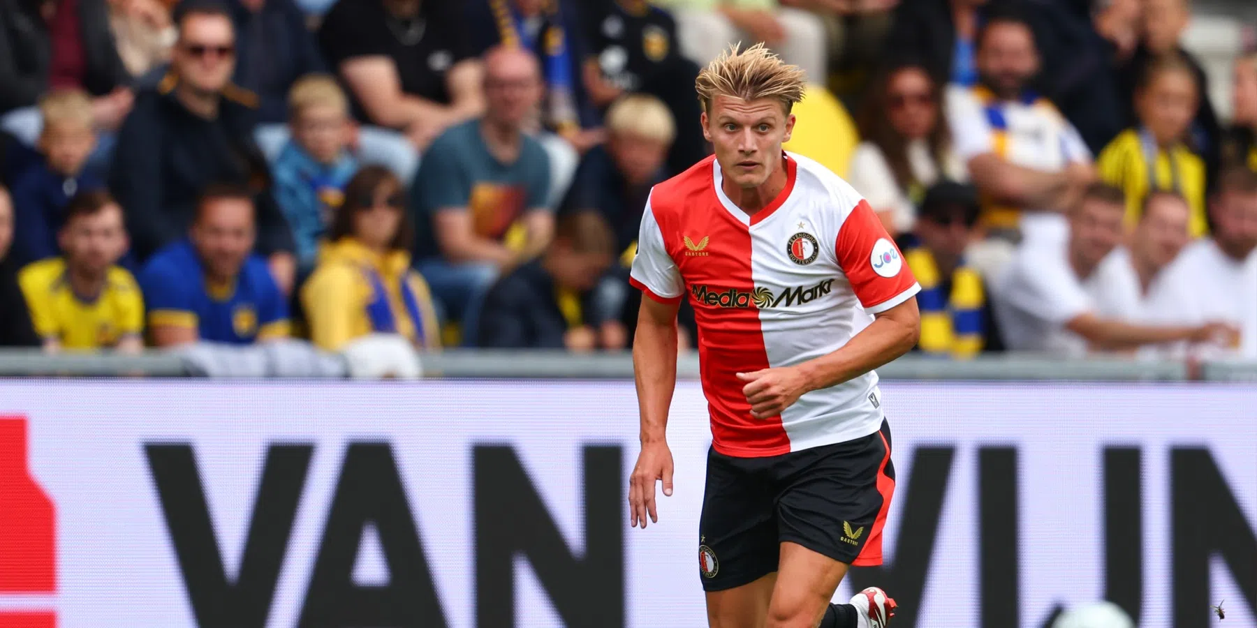 Feyenoord-middenvelder Moder lovend over Stem Steijn