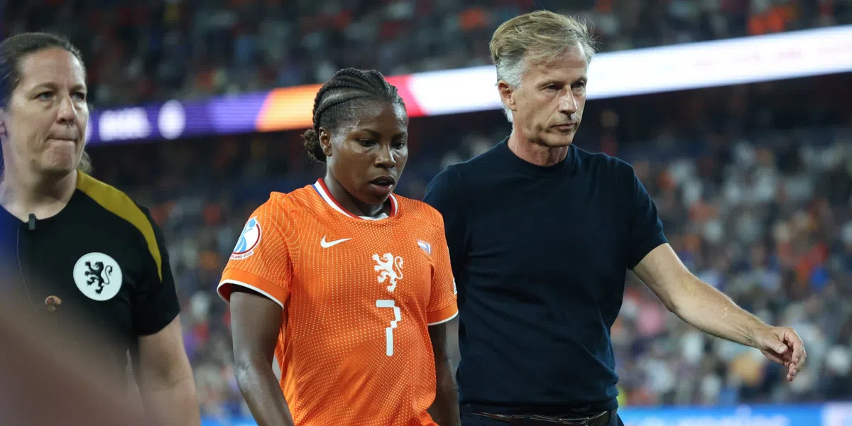 Jonker hekelt KNVB-directeur De Jong: 'Gaan met de kerst niet bij elkaar eten'