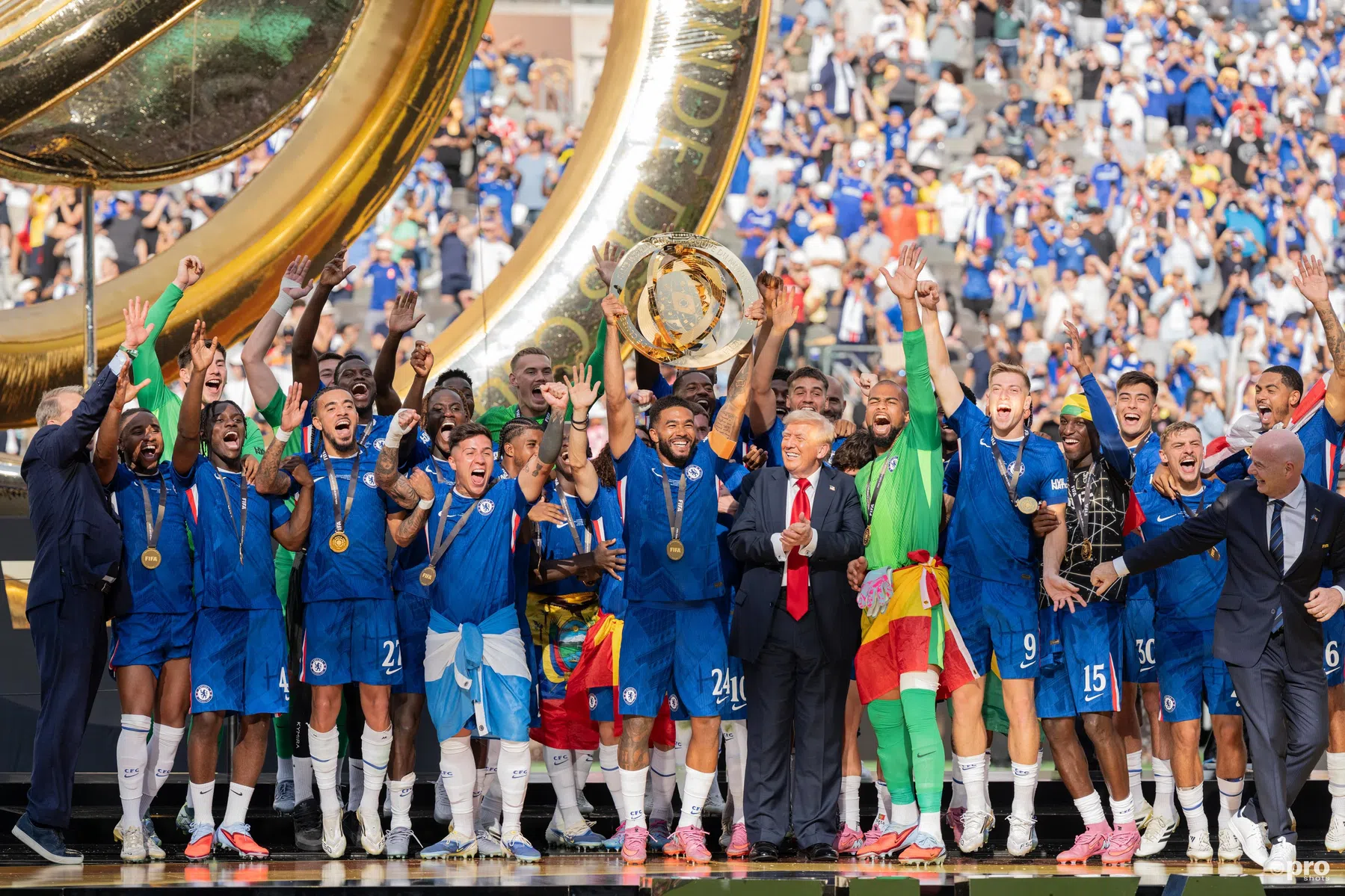 'Trump krijgt speciale licentie van de FIFA en mag WK-trofee overhandigen'