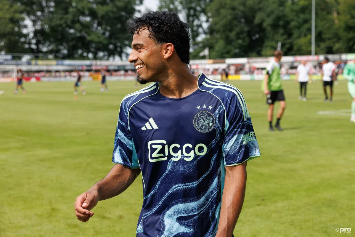 'Steeds fittere' Wijndal gaat voor kans bij Ajax: 'Lang gesprek gehad met trainer'