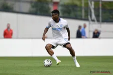 Thumbnail for article: 'Fenerbahçe meldt zich bij Club Brugge, maar hoort enorme vraagprijs voor Onyedika'
