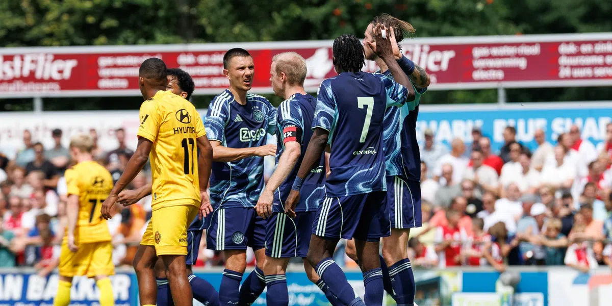 Ajax boekt nipte zege op Mechelen bij officieus debuut van Moro