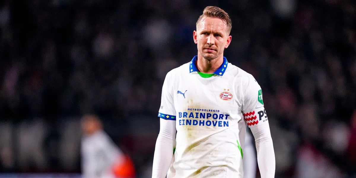 PSV-icoon vindt Luuk de Jong-standbeeld overdreven: 'Niet niveau Ronaldo geweest'