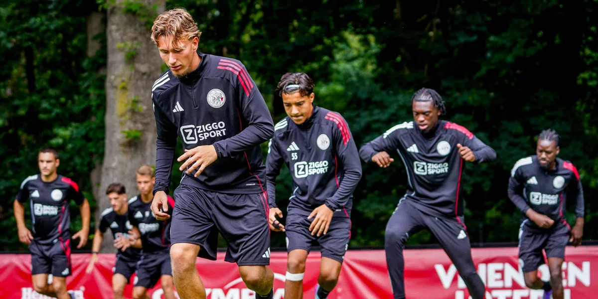 Footy Headlines laat derde tenue van Ajax voor seizoen 2025/26 uitlekken