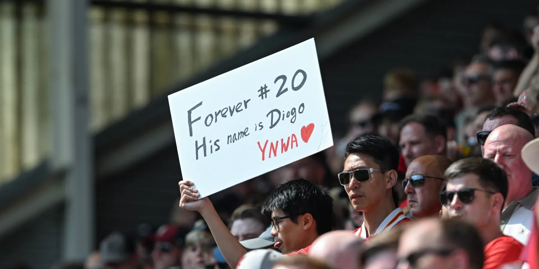 Seizoensopening Liverpool in het teken van Jota: familie aanwezig op Anfield
