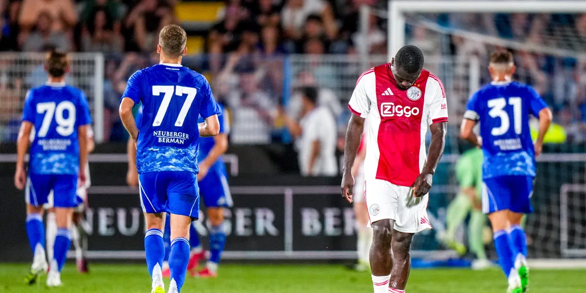 Ajax krijgt reality check van Como en verliest finale met ruime cijfers