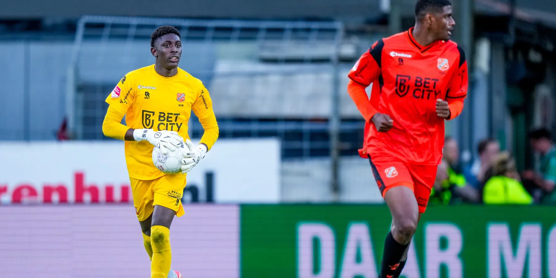 PSV versterkt keepersgilde met Ngom van Volendam