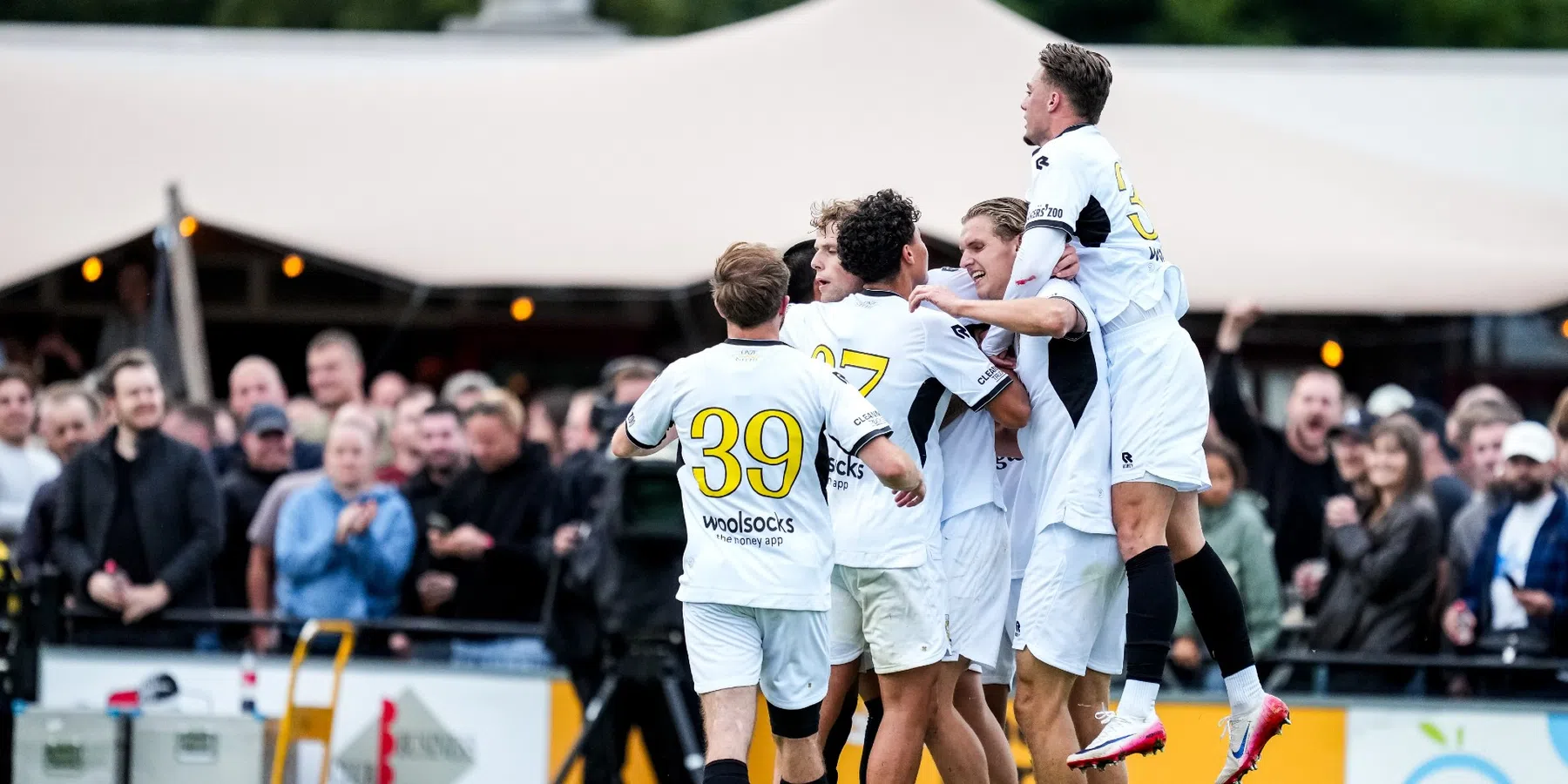 Vitesse onderuit in oefenwedstrijd tegen Köln met elf goals