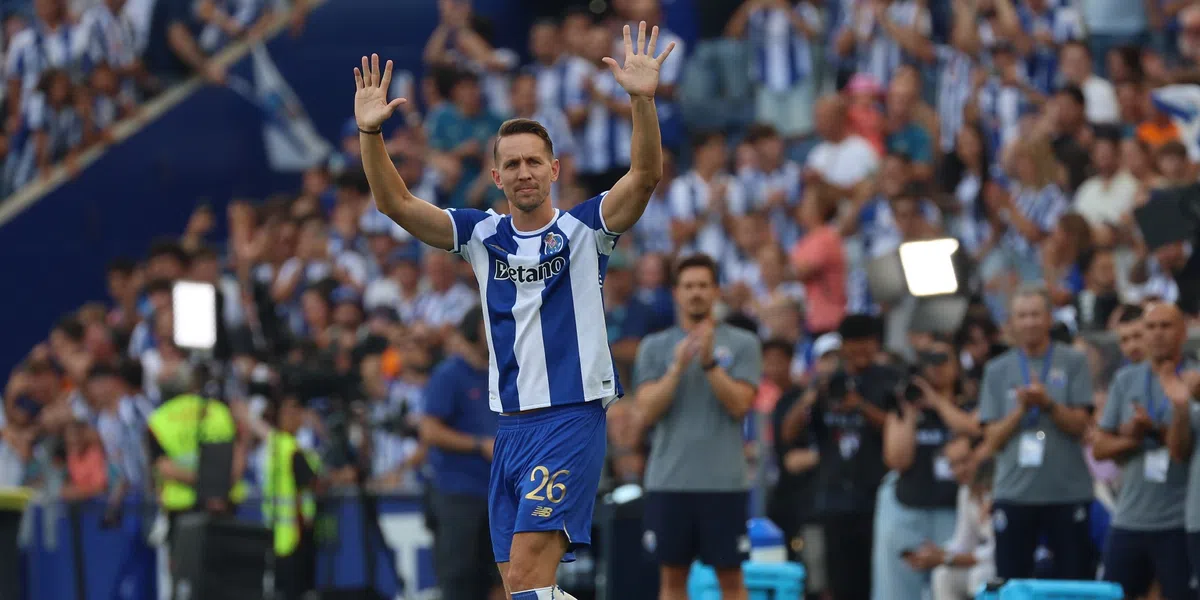 'Porto haalde bijzondere truc uit om De Jong-transfer geheim te houden'