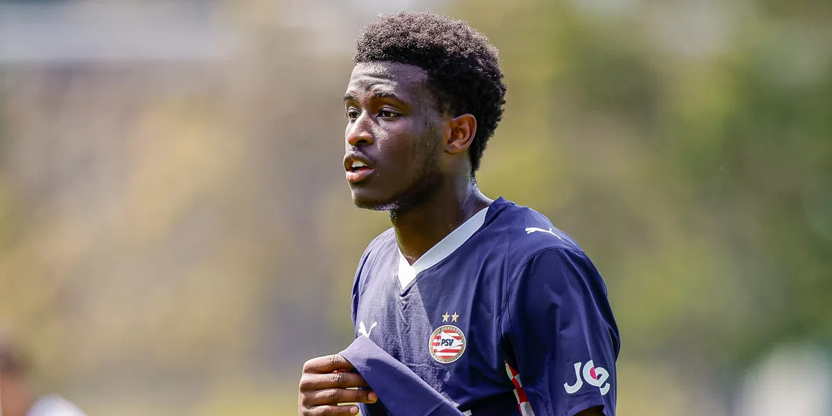 'Babadi 'hoog op het lijstje' na zware blessure in openingsweekend Eredivisie'