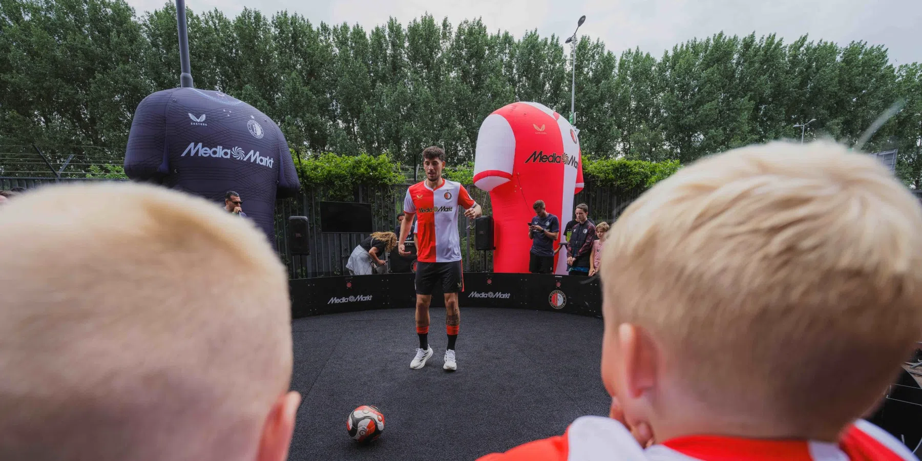 Van Persie wil Moder linie laten zakken tegen Fenerbahçe