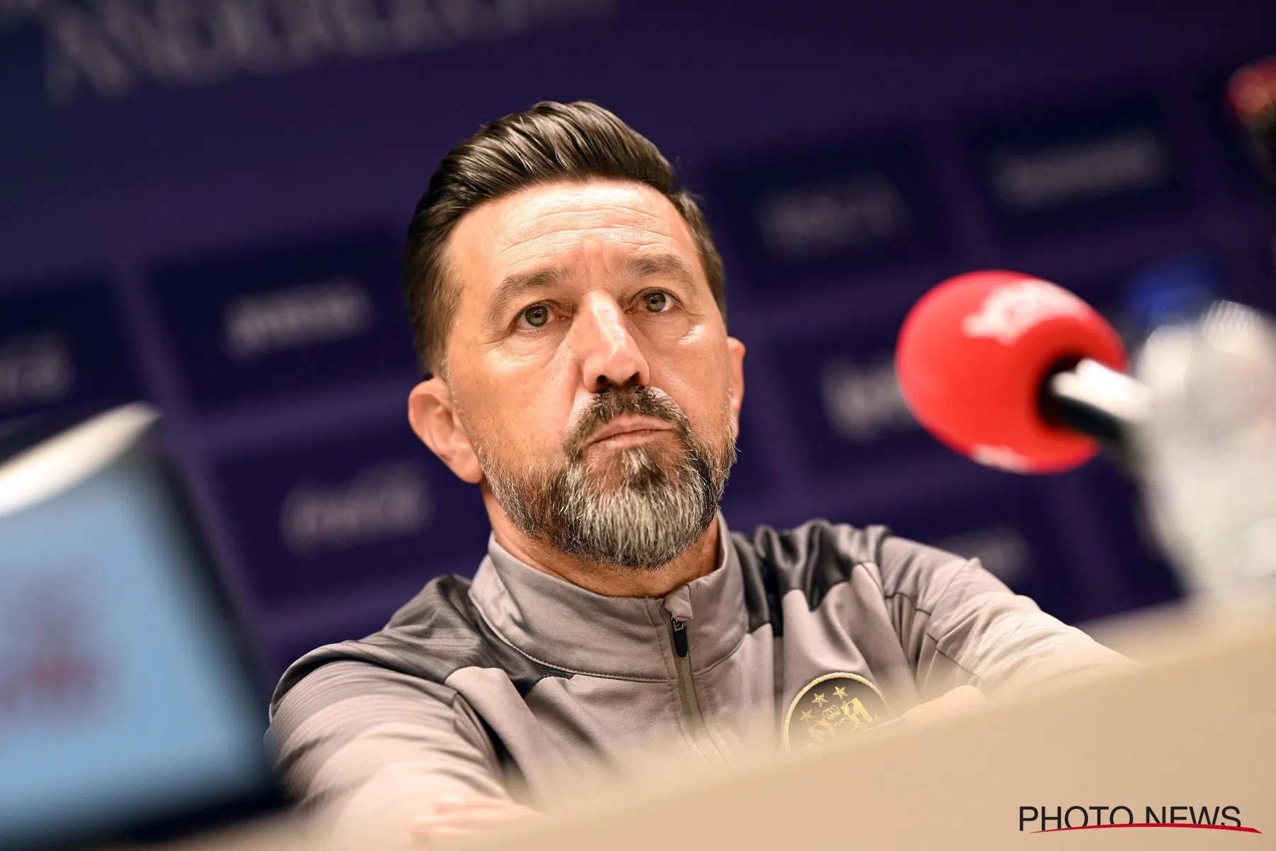 Besnik Hasi voelt de druk bij RSC Anderlecht