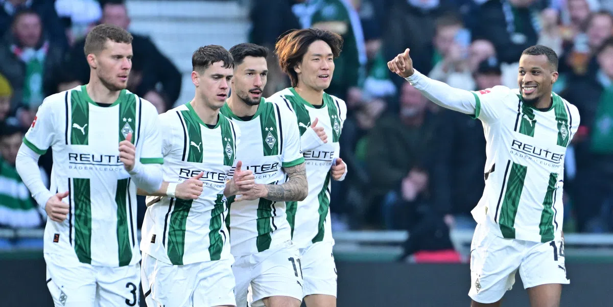 Itakura treft oud-ploeggenoot in Eredivisie: 'Hij is een intelligente verdediger'