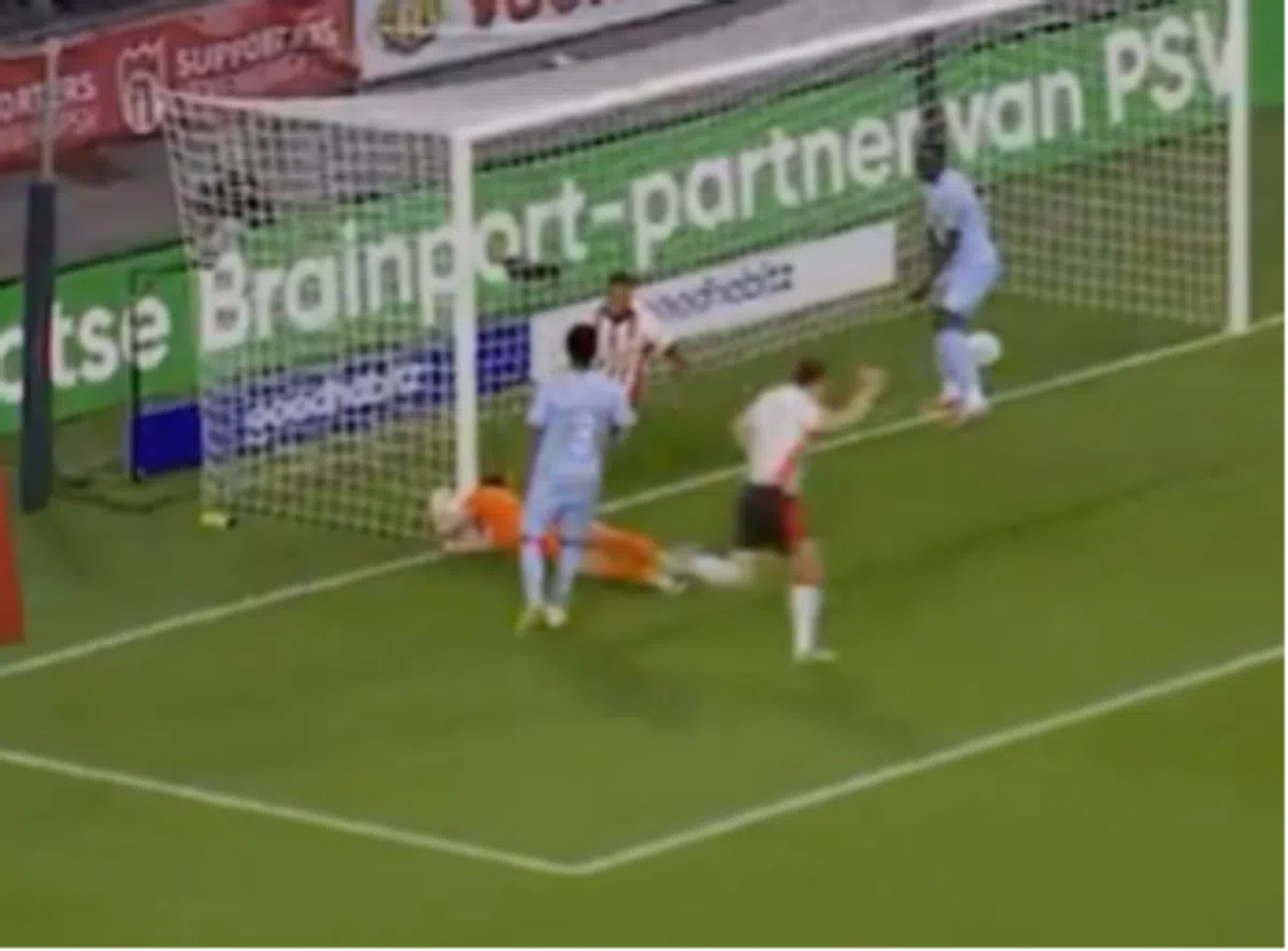 Drommels: Van Bommel verrast Sparta-keeper met buitenkantje voet