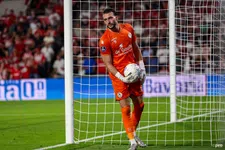 Thumbnail for article: Drommel hard voor zichzelf na foutjes tegen PSV: 'Dit is een zwarte dag voor mij'