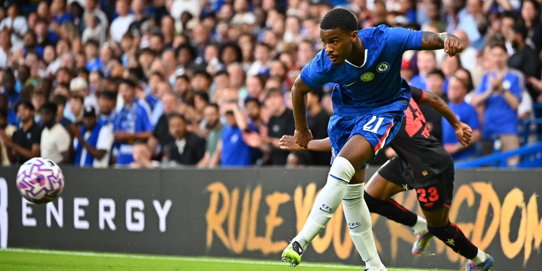 Engelse media wisselend na debuut Hato voor Chelsea