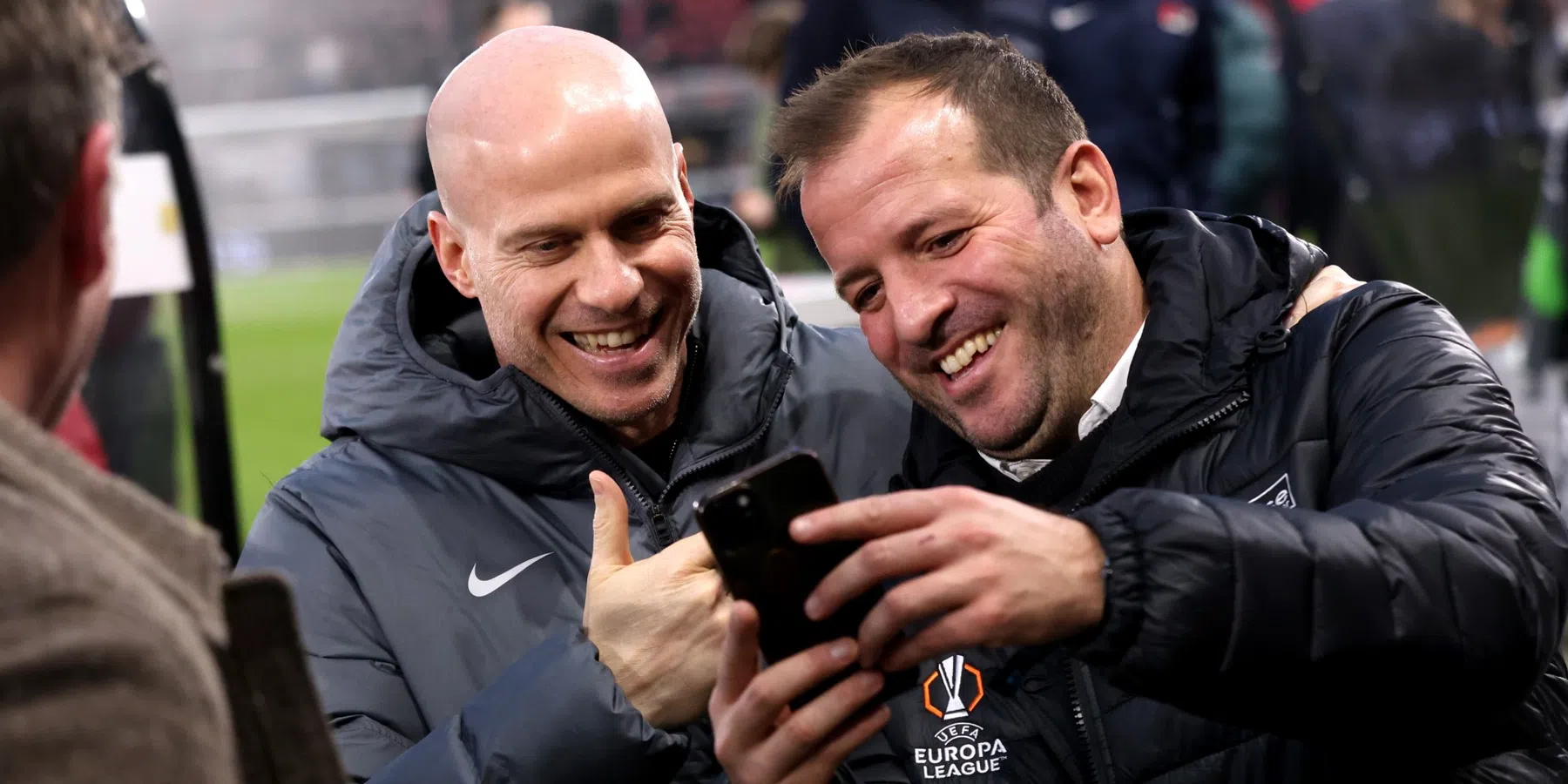 Van der Vaart keurt miljoenendeal Ajax voor Moro af