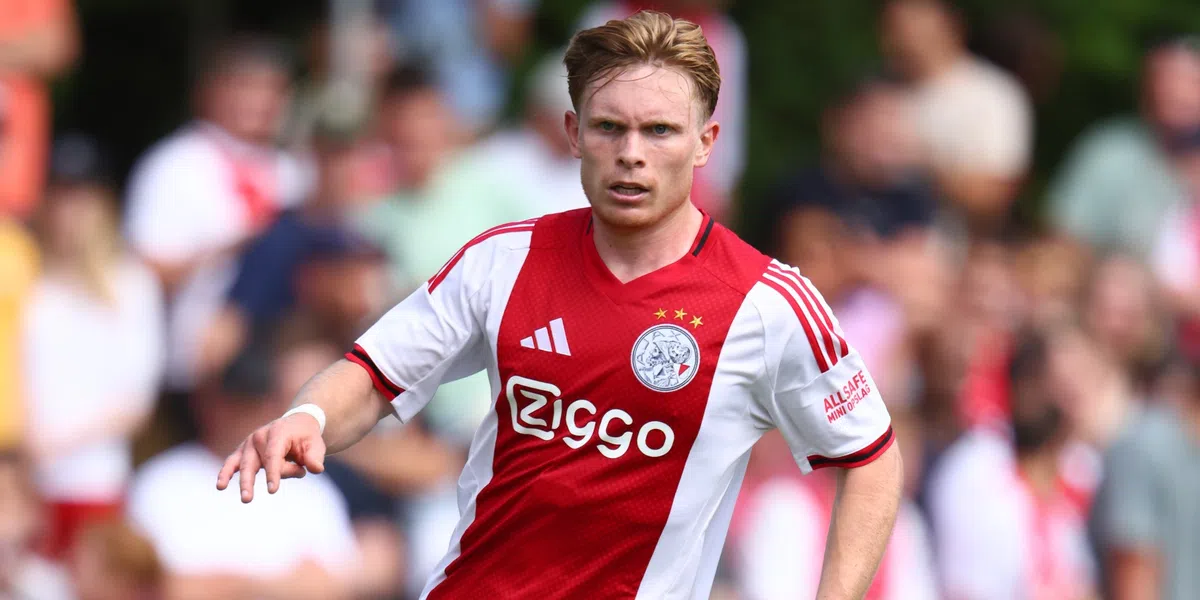 Bankzitter mag niet weg uit Amsterdam: 'Ajax voorziet hem als een soort joker'