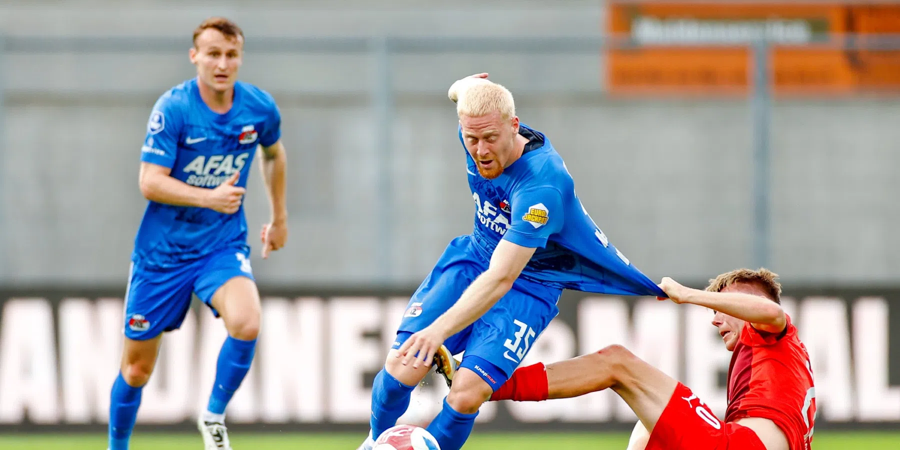 LIVE: AZ verdedigt ruime voorsprong in Liechtenstein