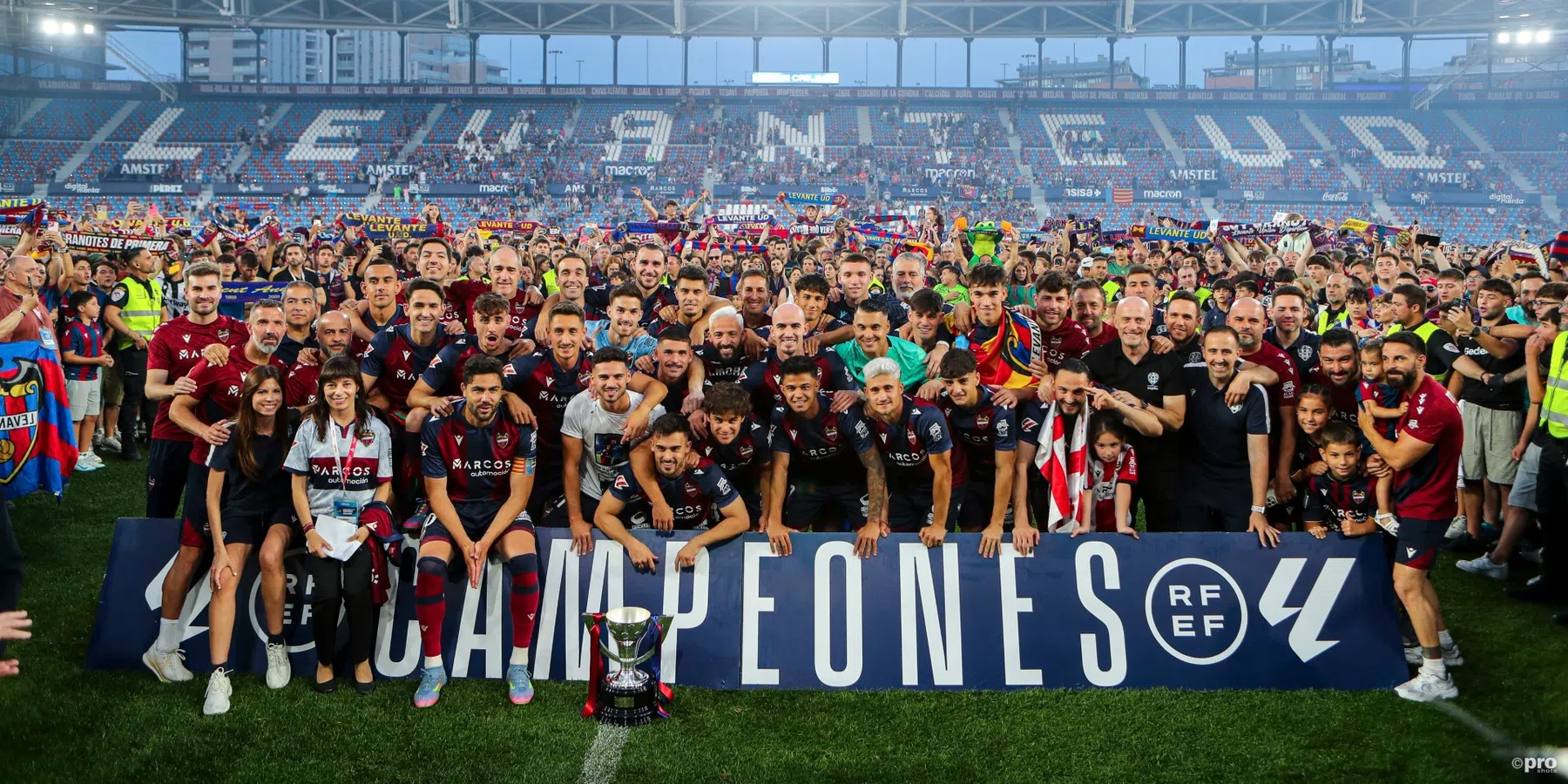 Levante heeft twee dagen voor start competitie pas zes spelers ingeschreven