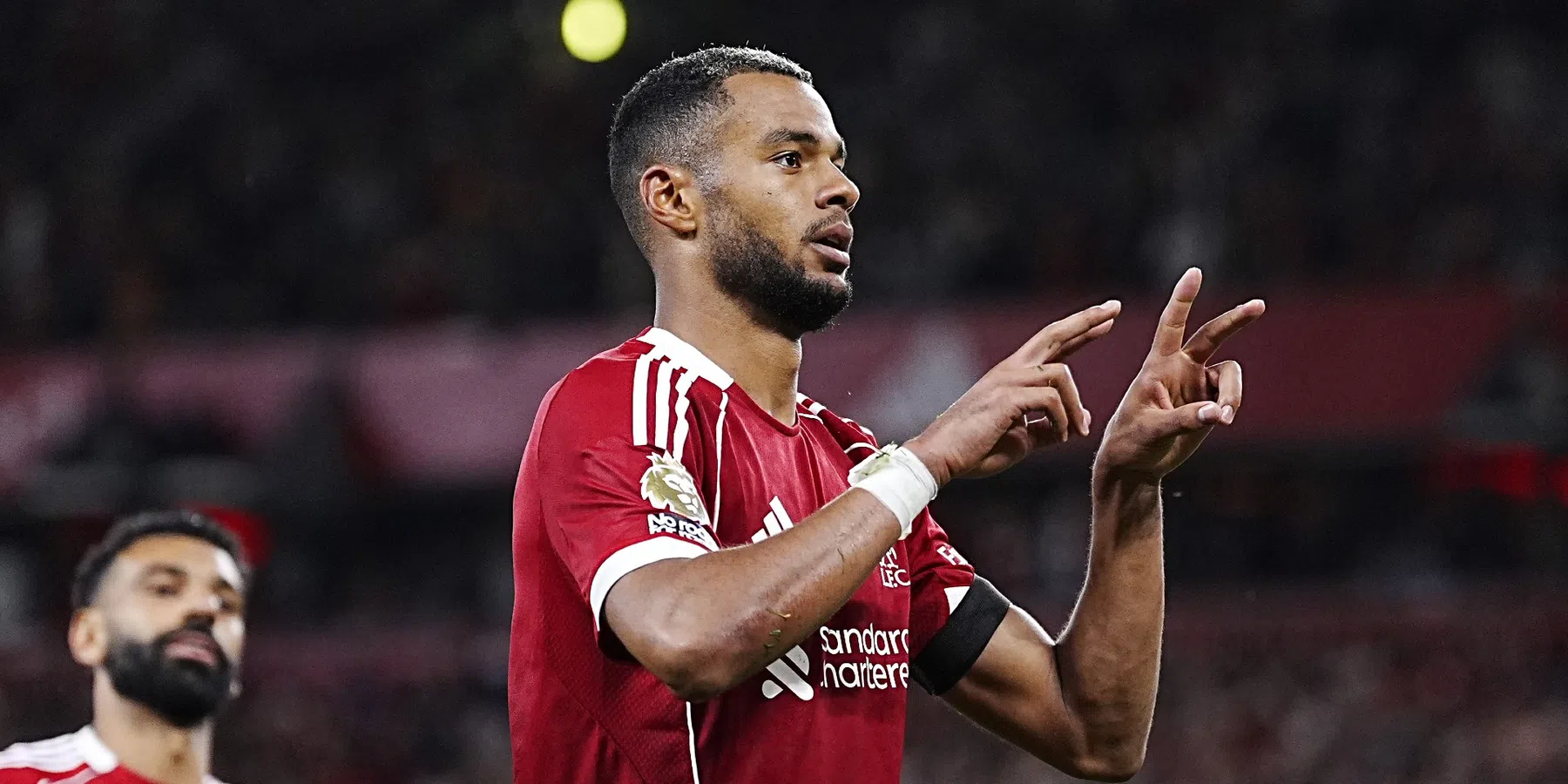Liverpool wint in spectaculaire openingswedstrijd in slotfase van Bournemouth