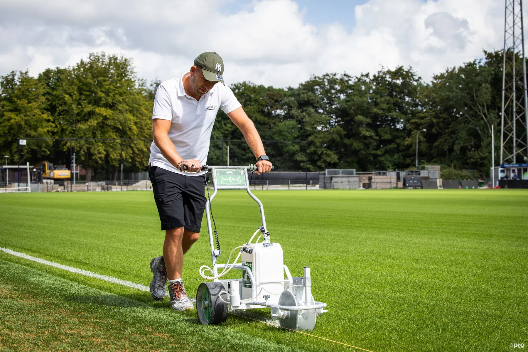Fans helpen Telstar-stadion startklaar te maken voor Eredivisie-rentree