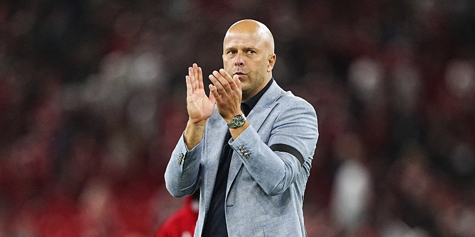 Emoties gieren door het lijf van Slot na spektakel op Anfield: 'Wow, wow, wow,'