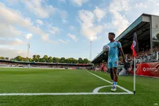 Thumbnail for article: Van Persie wil Feyenoord-debutant niet kwijt: 'Hartstikke goed bezig'