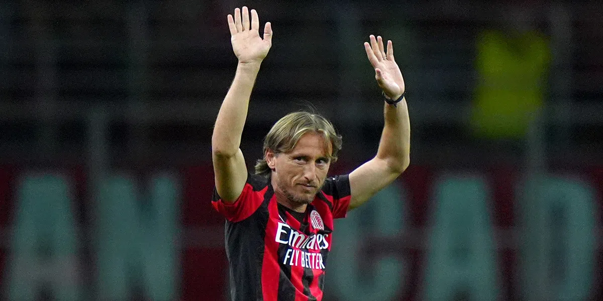 Milan bekert verder: Gimenez grijpt spotlights, emoties bij San Siro-debuut Modric