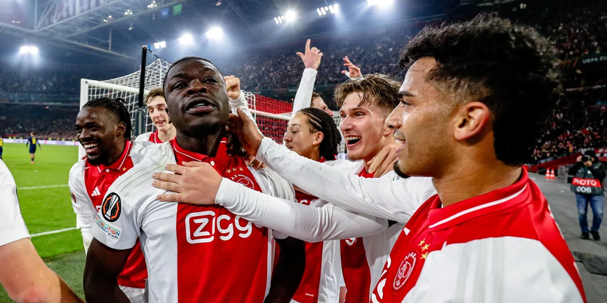 'Spel op de wagen: Ajax ontvangt bod van ruim twintig miljoen euro op Brobbey'