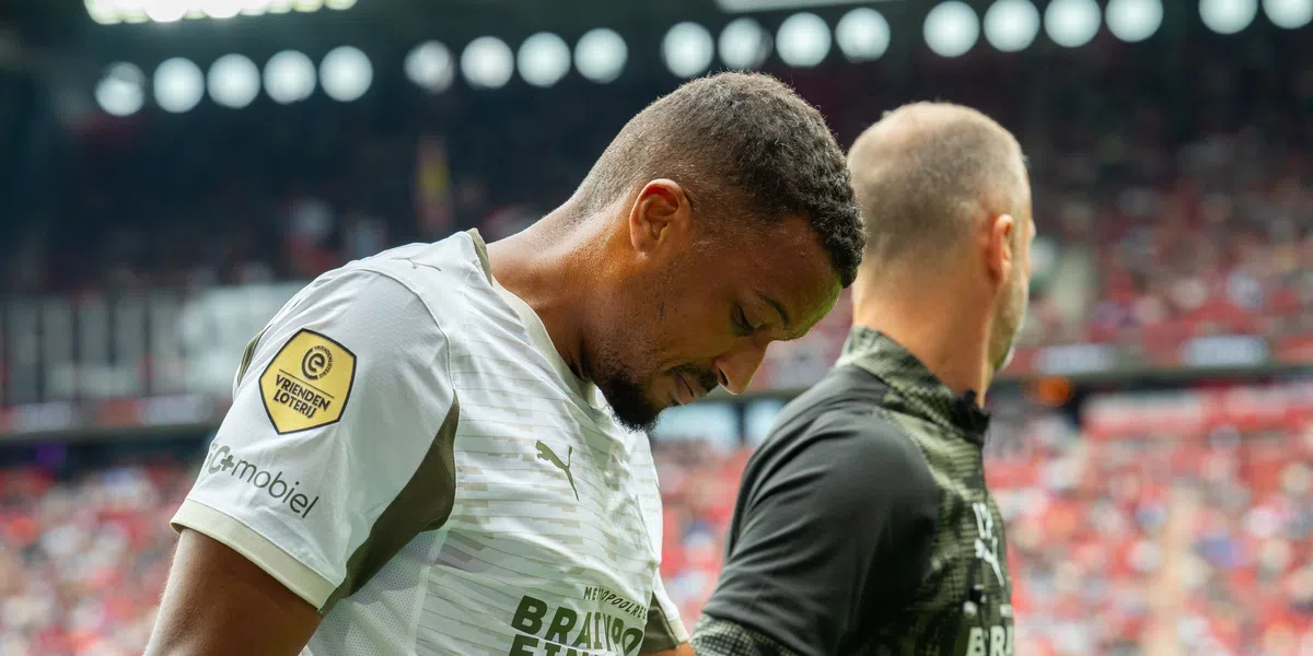 ED schetst 'denkbaar scenario' voor PSV-zoektocht na 'zeer serieuze' Pléa-blessure