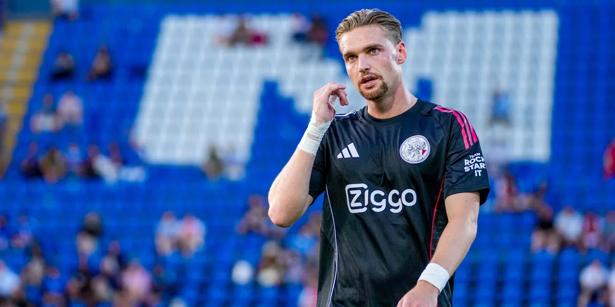 'Ajax wil sterkhouder bij uitblijven van transfer verbeterd contract aanbieden'