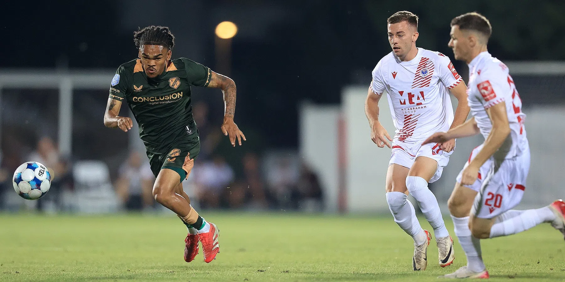 FC Utrecht krijgt in eerste helft tegen Zrinjski hulp uit onverwachte hoek