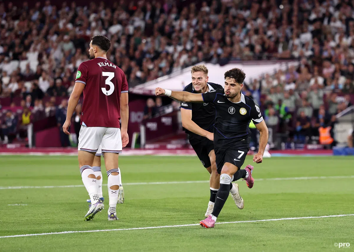 Chelsea met debutant Hato wint overtuigend van West Ham