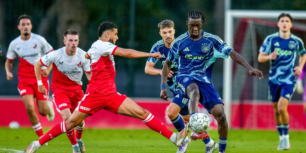 Twee goals Bounida niet genoeg: Jong Ajax met Mokio, Regeer en Heerkens onderuit